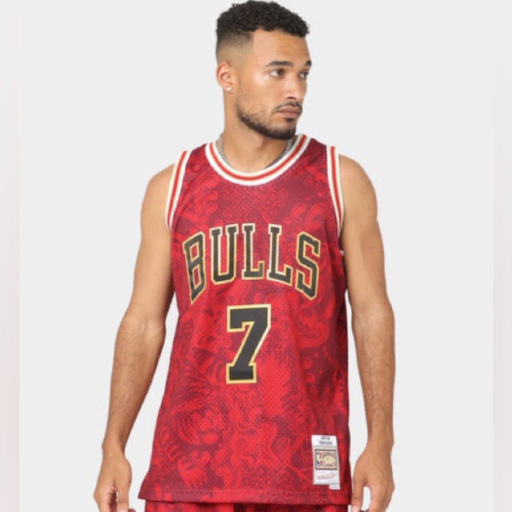 CHICAGO BULLS TONI KUKOČ #7 CHINESE NEW YEAR 4.0 SWINGMAN JERSEY